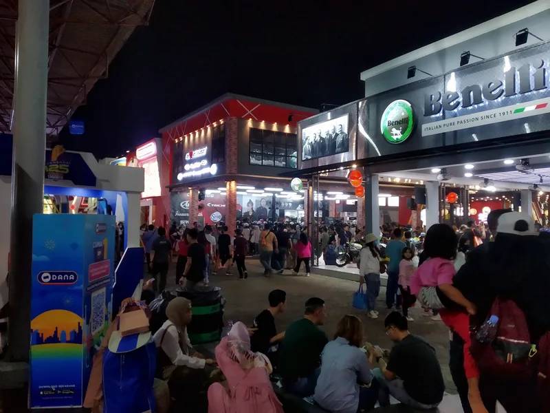 Paviliun Pameran Otomotif Benelli di Jakarta Fair Kemayoran — PT Benelli Motor Indonesia